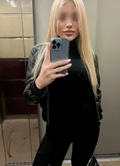  Юлинька, 27, 